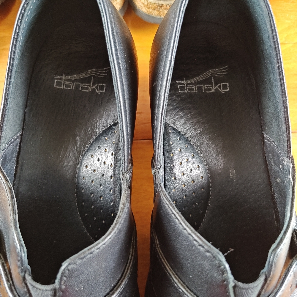 Dansko Solstice Black Leather Split Toe Button Strap Clog – Women’s Size 39 - Picture 11 of 12
